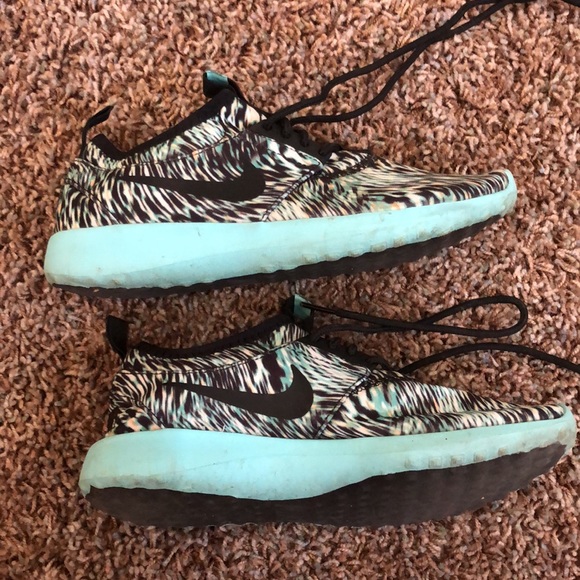 Nike sneakers, size 5.5 - Picture 3 of 6